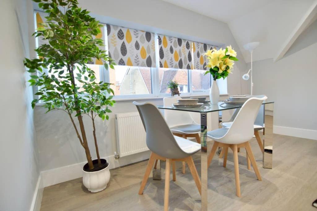 Stylish Central Self Contained Flat By Cozynest Ρίντινγκ Εξωτερικό φωτογραφία